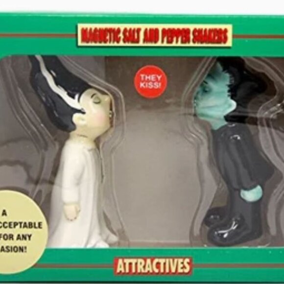 Frankenstein & Bride Halloween Salt & Pepper Shaker Set new in box - Picture 3 of 3
